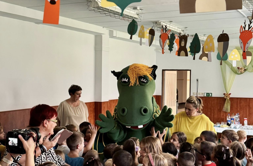 A mesék birodalma a Csornai Napközi Otthonos Óvodában – megérkezett a Csukás Meserádió