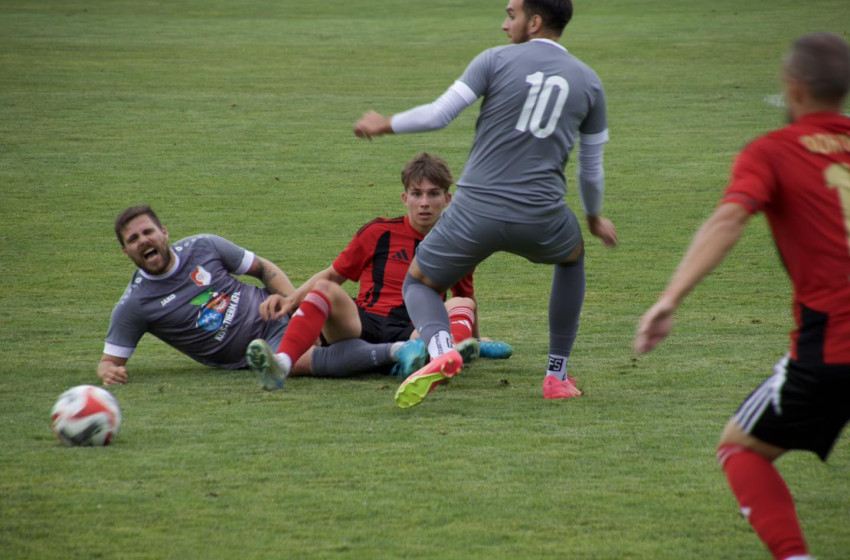 Tíz hónap után vereséget szenvedett a Kapuvár - szombati eredmények