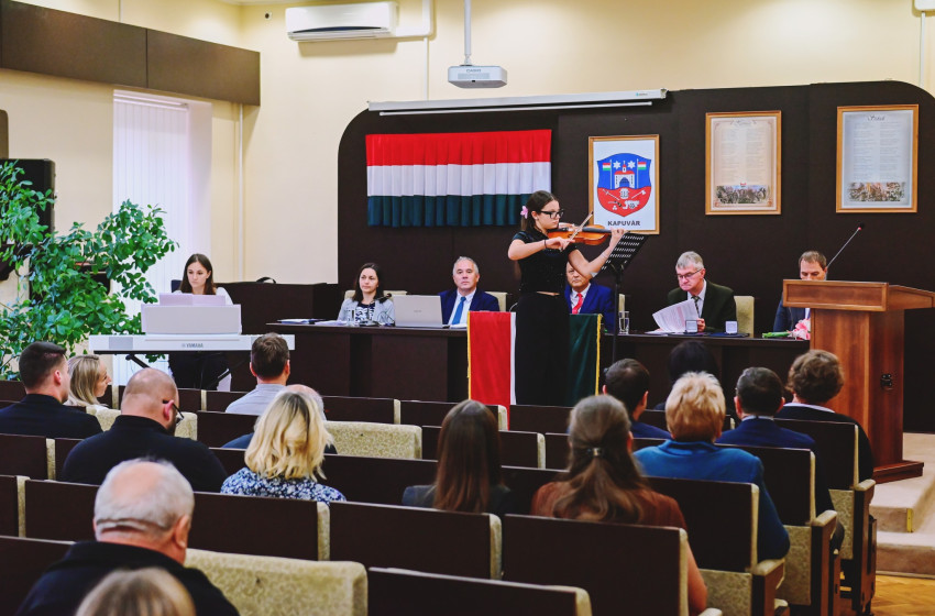 Kapuvár Városáért Emlékérem kitüntetés zenei munkásságért