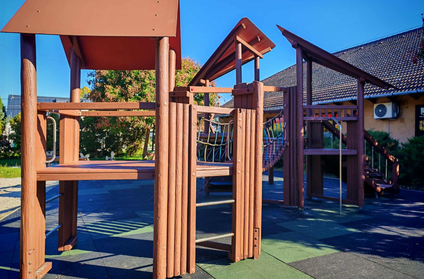 Megújult a Házhelyi, Mátyás király utcai játszótér Kapuváron