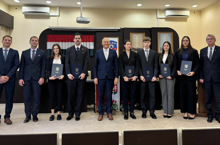 Ünnepélyesen átadták a „Sedes Sapientiae” ösztöndíjakat Kapuváron