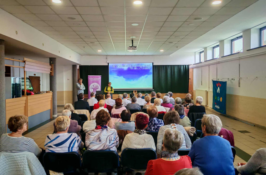 Mozgással és tudással az aktív időskorért