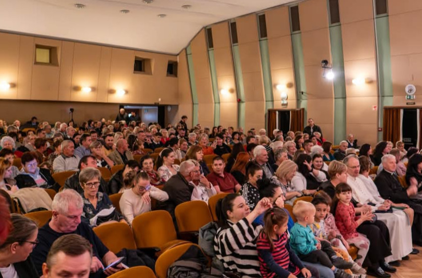 Nagyszülők napja Csornán - videó