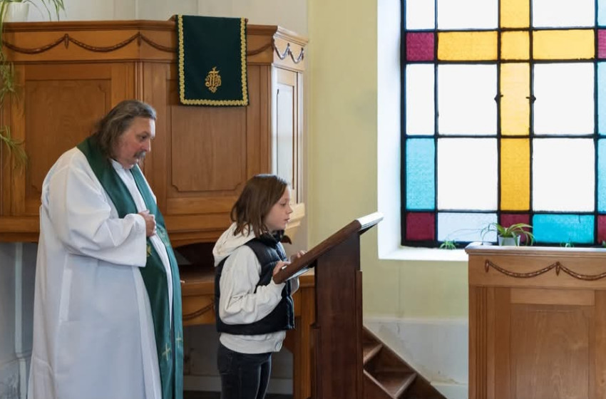 Tanévnyitó istentisztelet és közös kézműveskedés a Csorna–Kapuvári Evangélikus Egyházközségben