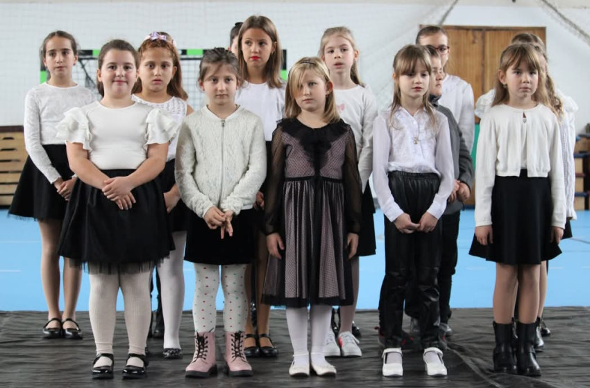 Idősek Napi ünnepség a farádi Király Iván Általános Iskolában