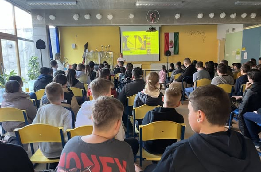 Inspiráló előadás a Csornai Arany János Általános Iskolában