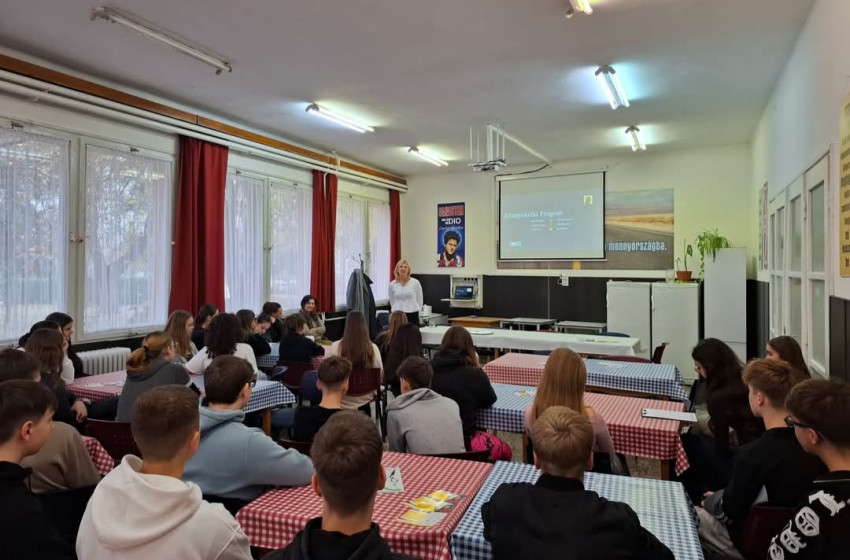 Kilencedikesek ismerkedtek a Mathias Corvinus Collegium programjával