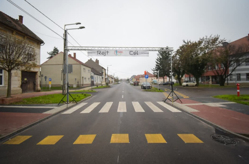 Megújult Csorna egyik legforgalmasabb utcája