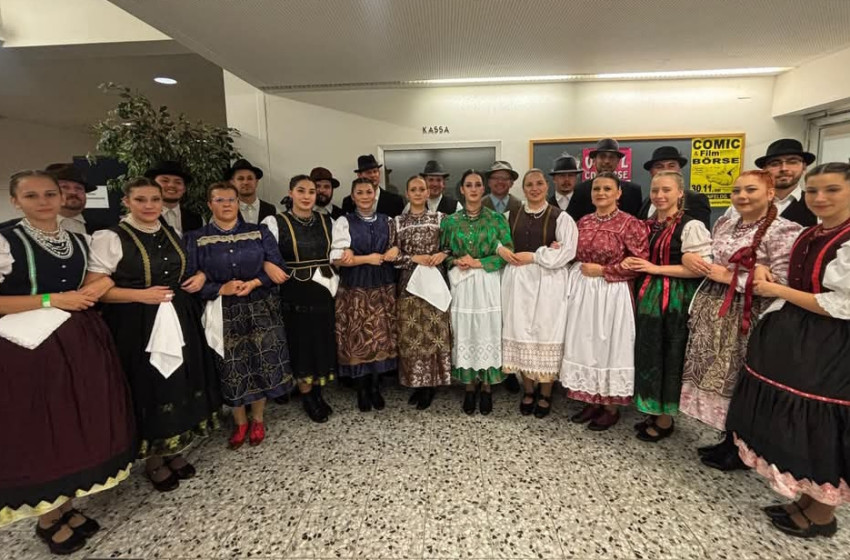 Kónyi fellépők a bécsi gálaműsor színpadán