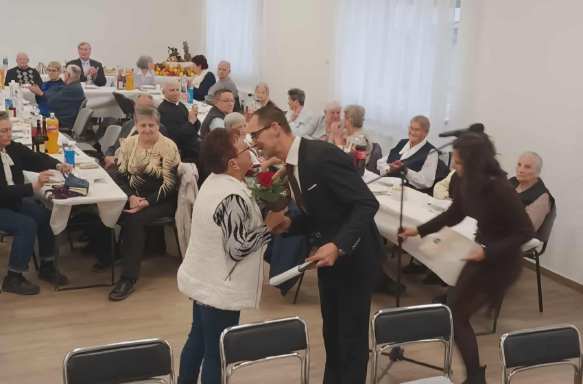 Fergeteges hangulatban ünnepelték az Idősek Napját Szilsárkányban