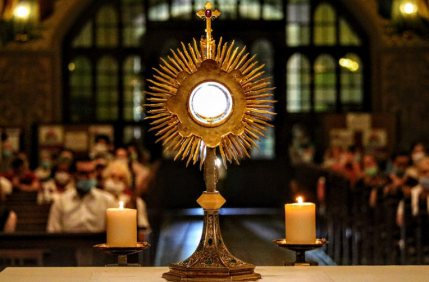 Egész napos szentségimádást tartanak a kapuvári Szent Anna templomban – gazdag lelki programmal várják a híveket
