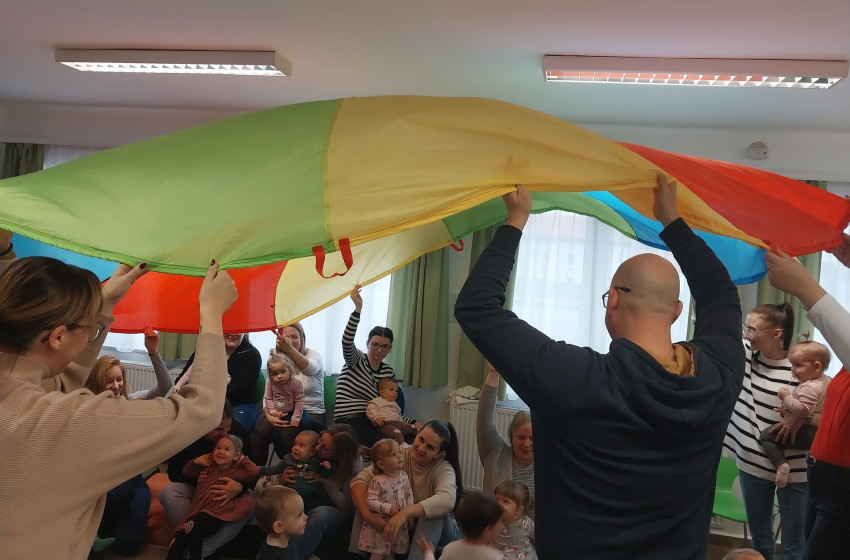 Kerekítő foglalkozás a Nagyközségi Könyvtárban Bősárkányban