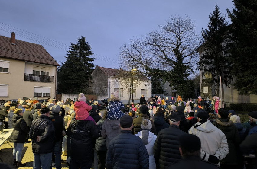 Első adventi gyertyagyújtás Rábatamásiban