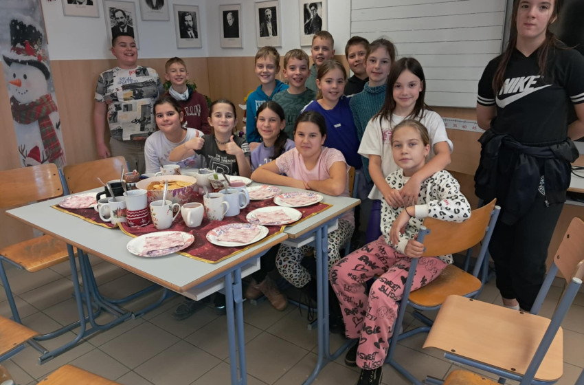 Adventi hangolódással indította a decembert az 5.a osztály