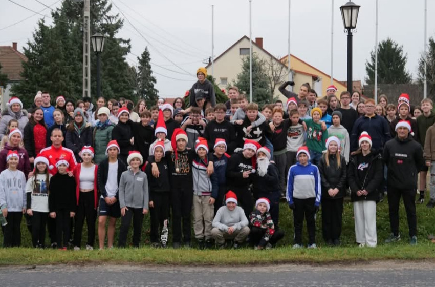 Mikulás-futás Enesén - videóval