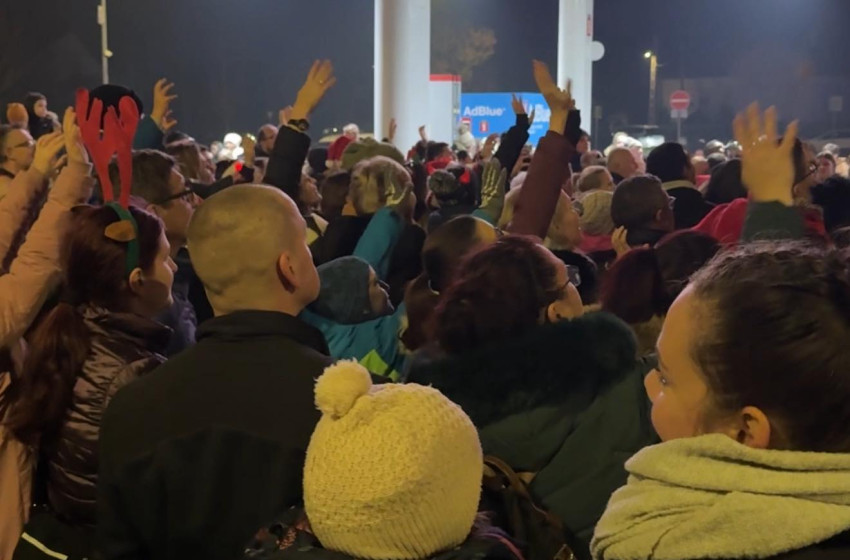 Látványos kamionkaraván érkezett Téten az Oldtimer 83-hoz – egyedülálló állomás lett a Hungarian Truck Fest mikulásjárása