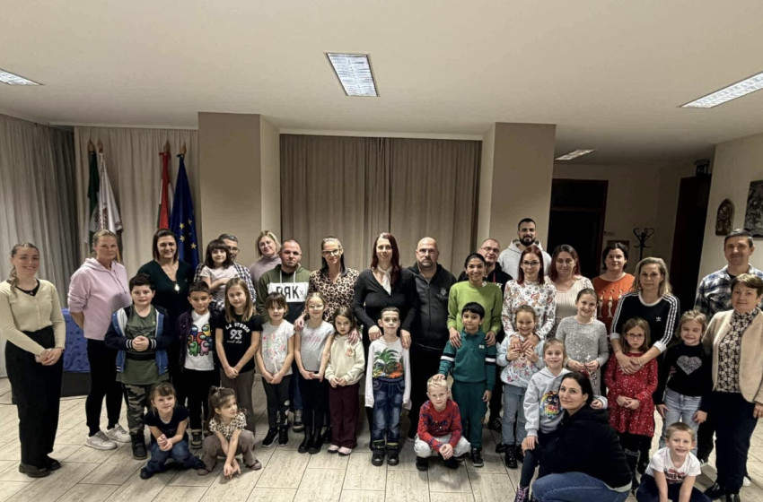 Karácsonyi társasjátékozás az 1.c osztályban