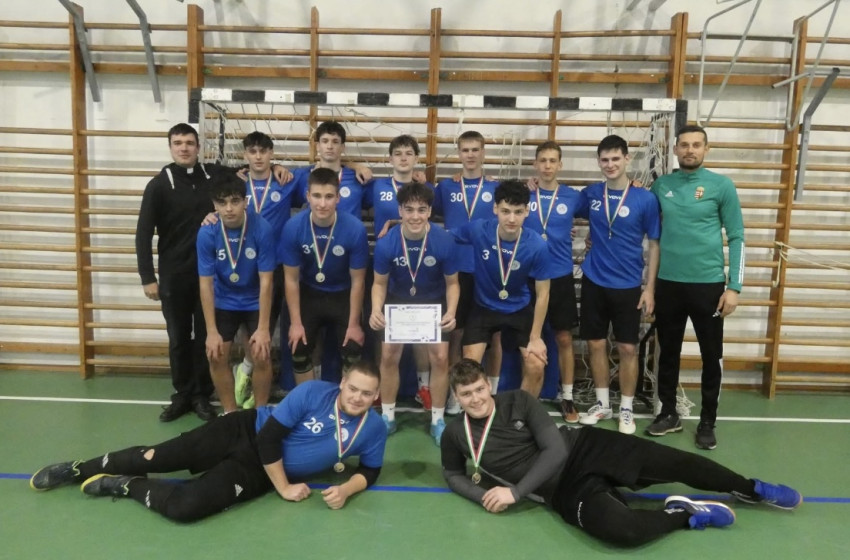 Ezüstéremmel zárta a Páli Szent Vince Katolikus Iskola az V. Páli Szent Vince kupát