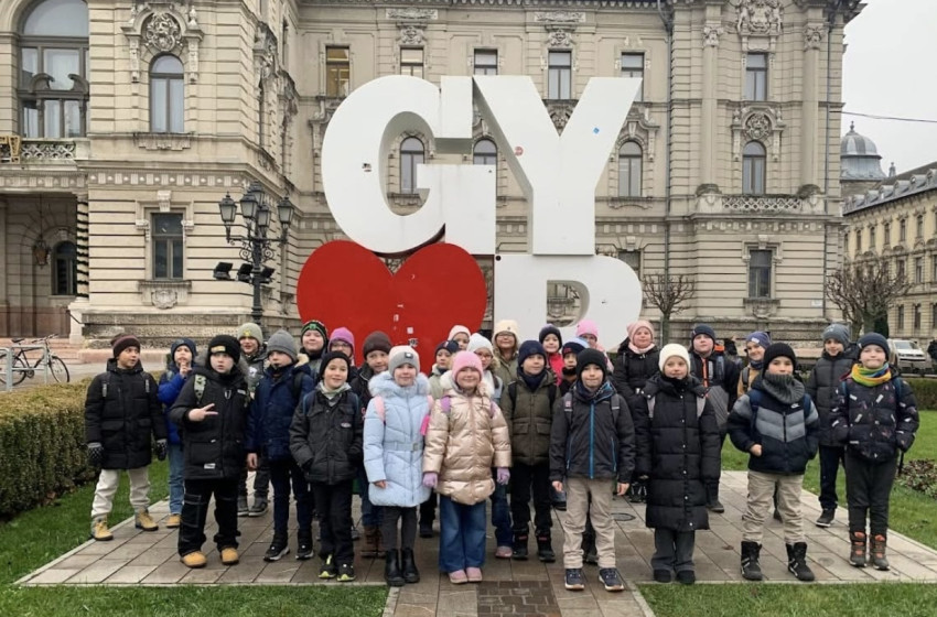 Színházi élmény és karácsonyi hangulat Győrben - kiránduláson jártak a kapuvári diákok