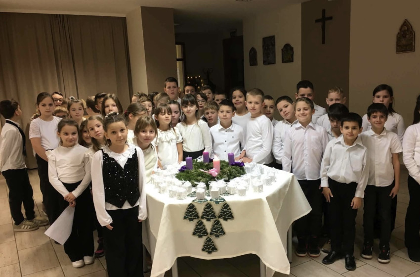 Meggyulladt a harmadik adventi gyertya a II. Rákóczi Ferenc Római Katolikus Óvodában