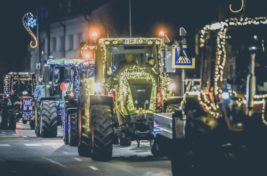 Fénytraktorok ragyogják be Csorna utcáit - újra jön az év egyik leglátványosabb felvonulása