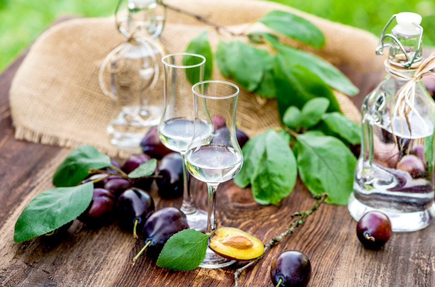 Pálinkaversenyt rendeznek Jobaházán – a legjobb főzet Pannonhalmára visz!