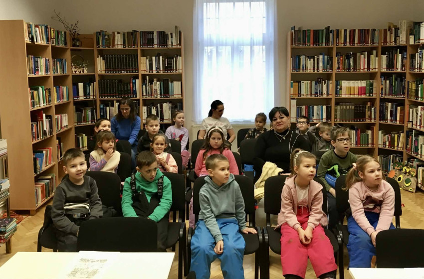 Mesés délelőtt a könyvtárban