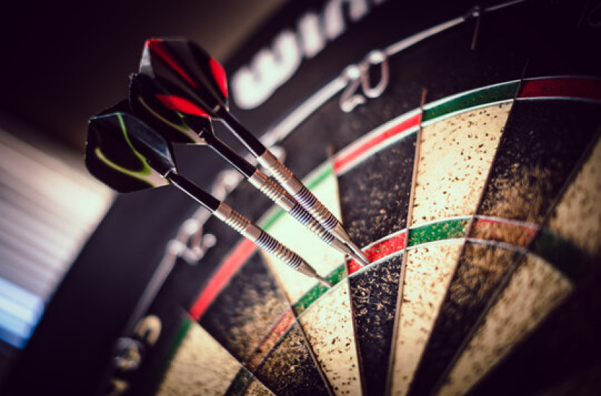 Soft darts verseny Csornán – amatőr párosok küzdelme a Fantáziában