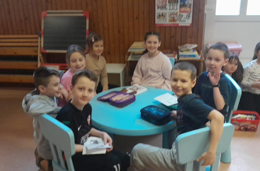 Új bútorszett a Rábatamási Móra Ferenc Általános Iskolában