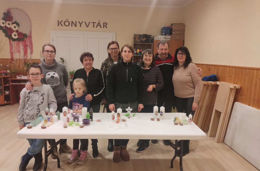 Gyertyakészítés Hövejen – kreatív alkotás a szakkörben