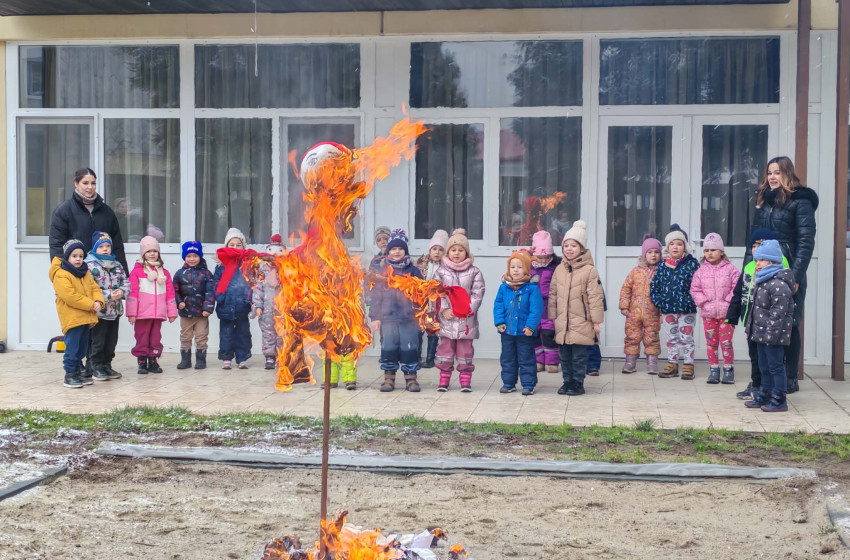 Kiszebábégetés – télbúcsúztató mulatság a Csorna, Napközi Otthonos Óvodában