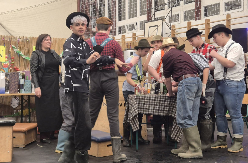 Farsangi Karnevál és Szülői Bál Farádon