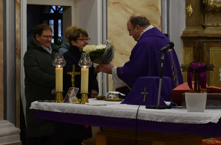 Tisztelettel és szeretettel köszöntik az új lelkipásztort Markotabödögén