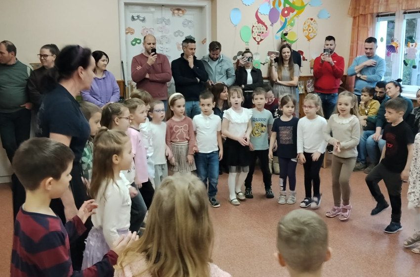 Barsi növendékek népi játék- és néptáncbemutatója Fertőszentmiklóson