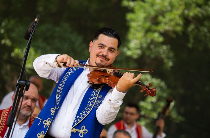 Cigányzene és magyar nóta Szanyban – különleges koncert érkezik a művelődési központba