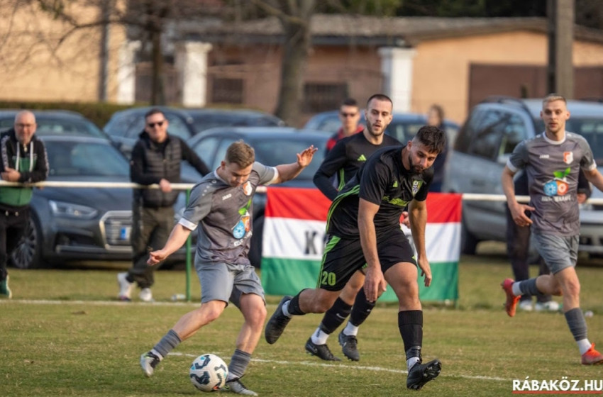 Sokáig tartotta magát a Máriakálnok, de végül magabiztosan lett negyeddöntős a Kapuvár