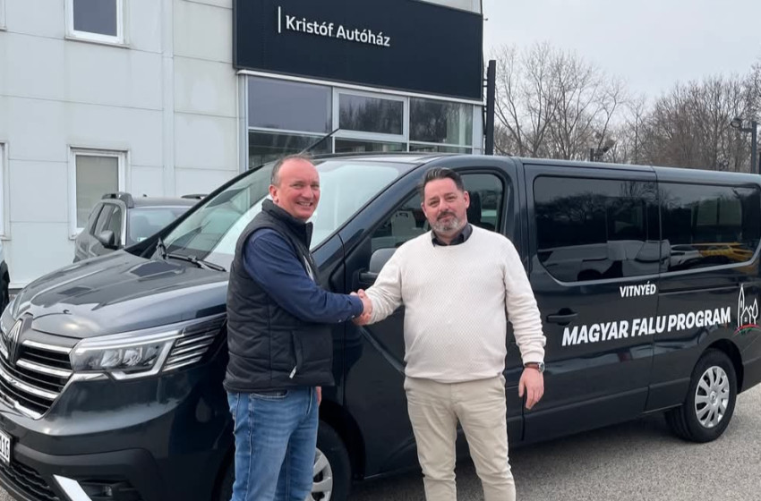 Új kisbusz a falugondnoki szolgálatnak Vitnyédre