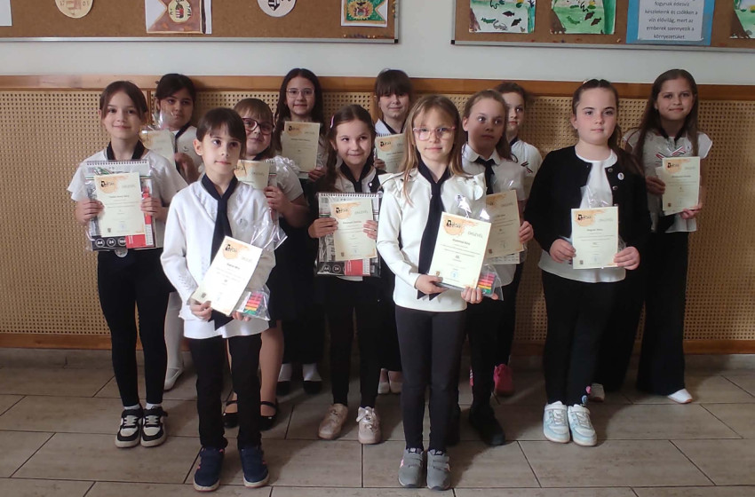 Rajzkiállítással tisztelegtek II. Rákóczi Ferenc és az iskola jubileuma előtt