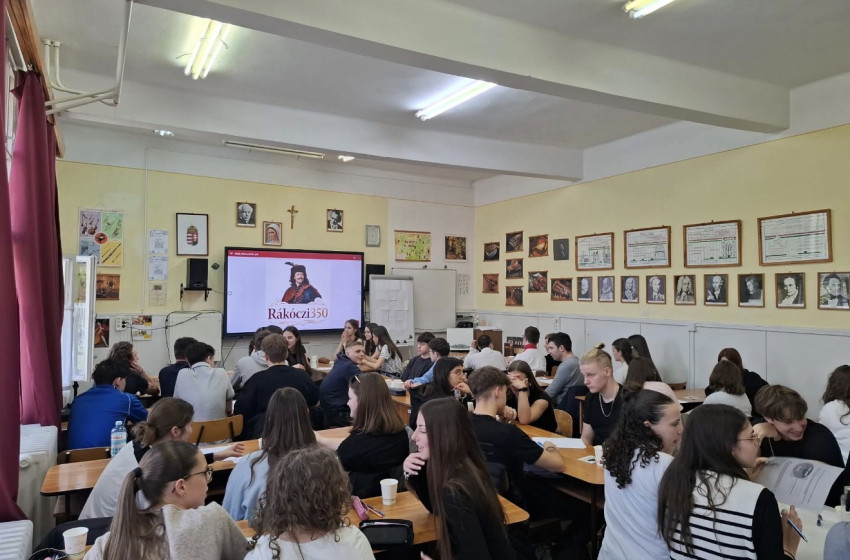 Rákóczi350: vetélkedővel tisztelegtek II. Rákóczi Ferenc előtt a kapuvári katolikus iskolában