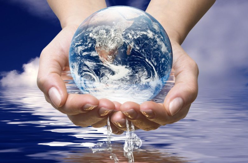 Eső sem állította meg a höveji gyaloglókat – a víz világnapját helyben ünnepelték