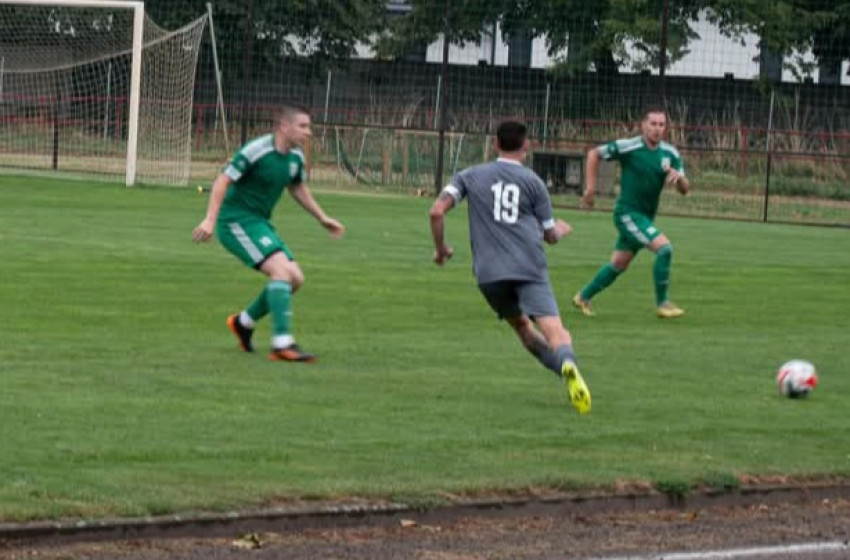 Elvesztette a Koroncó elleni meccset a KSE; már a Rábatamási éllovas a megye kettőben 