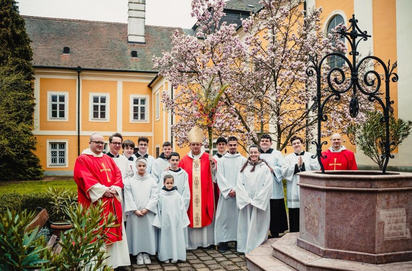 Virágvasárnap – Urunk szenvedésének vasárnapja az Apátságban