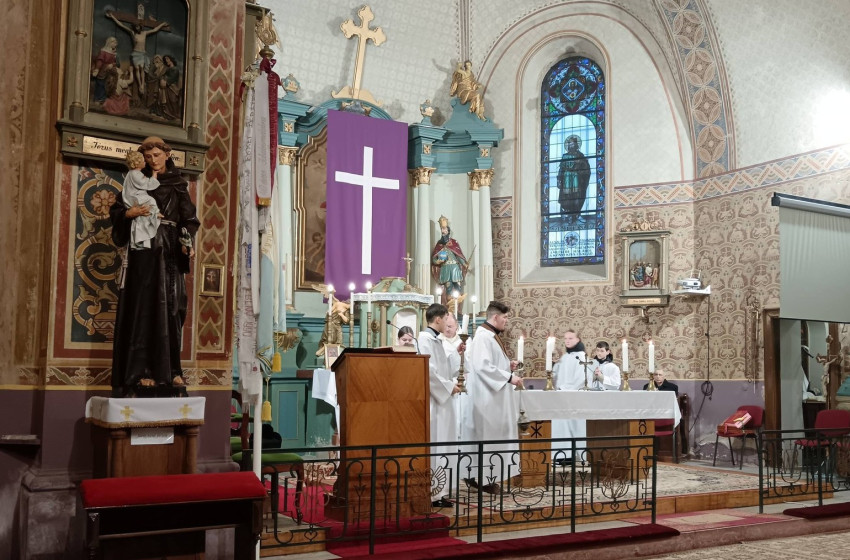 Ünnepi szentmise Kónyban