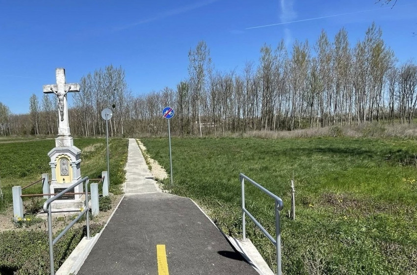 Elkészült a Rigókereszt és a Béke utcát összekötő járdaszakasz Szanyban