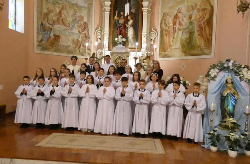 Elsőáldozás a kapuvári Szent Anna-templomban
