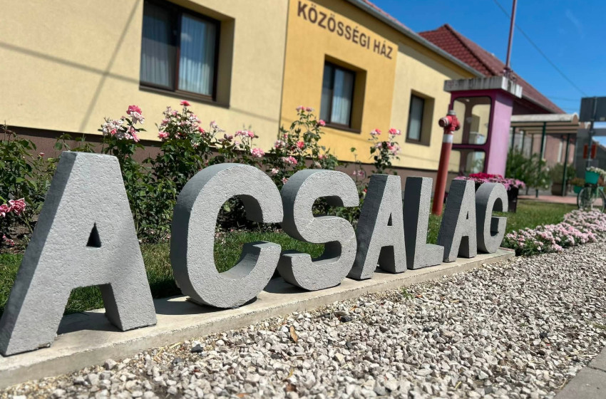 Virágba borult Acsalag – gondozott közterek szépítik a települést