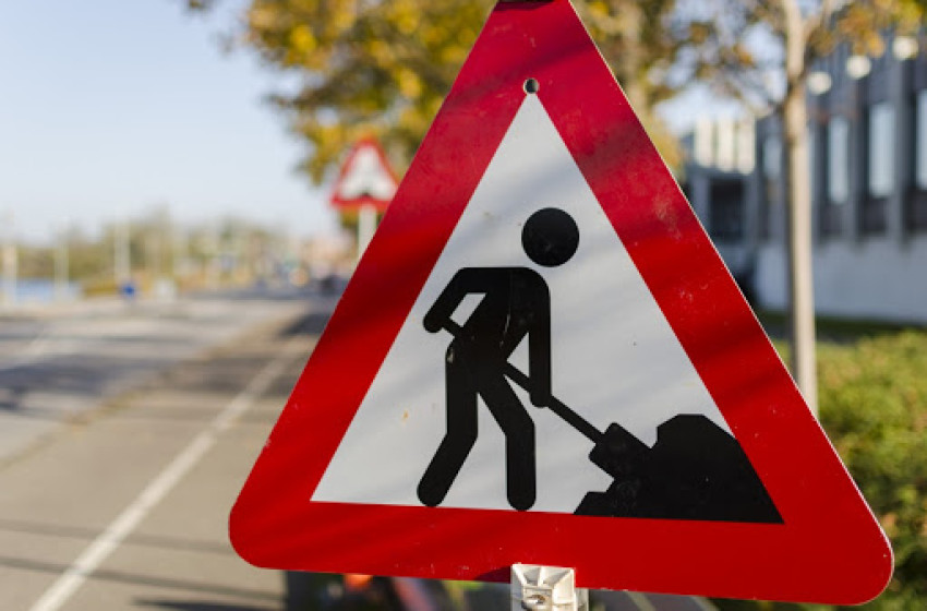 Ideiglenes útlezárás várható a Győri utcában útburkolat-javítás miatt